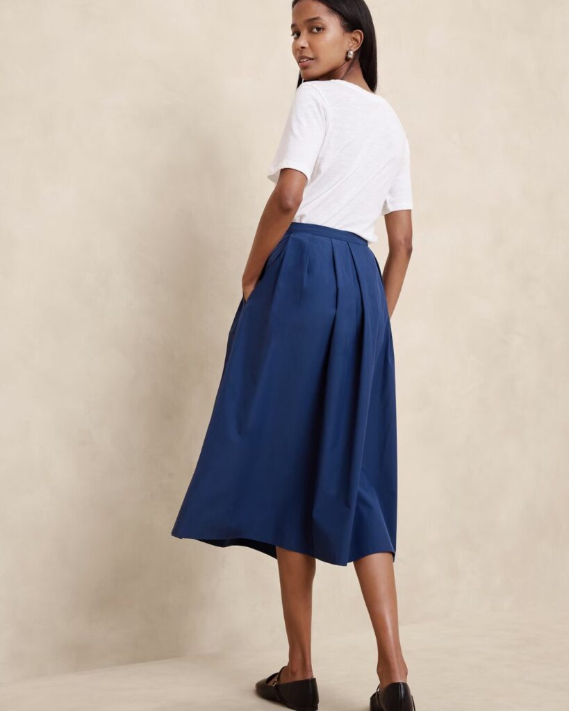 Trendy Business Casual Skirts to Flirt With This Summer 2 business casual skirts