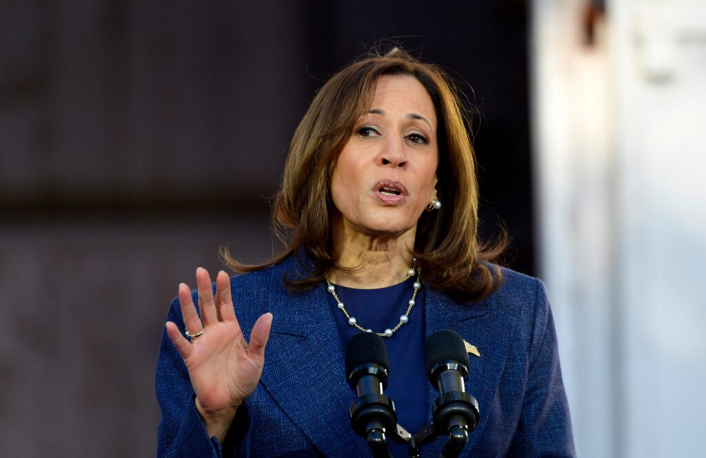 Inspirational Female Leaders Changing the World—and Conversation Now 9 inspirational female leaders - Kamala Harris